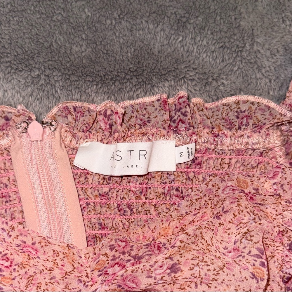 ASTR THE LABEL Ruched Ruffle Mini Dress In Pink Multi Floral size medium - Picture 6 of 8